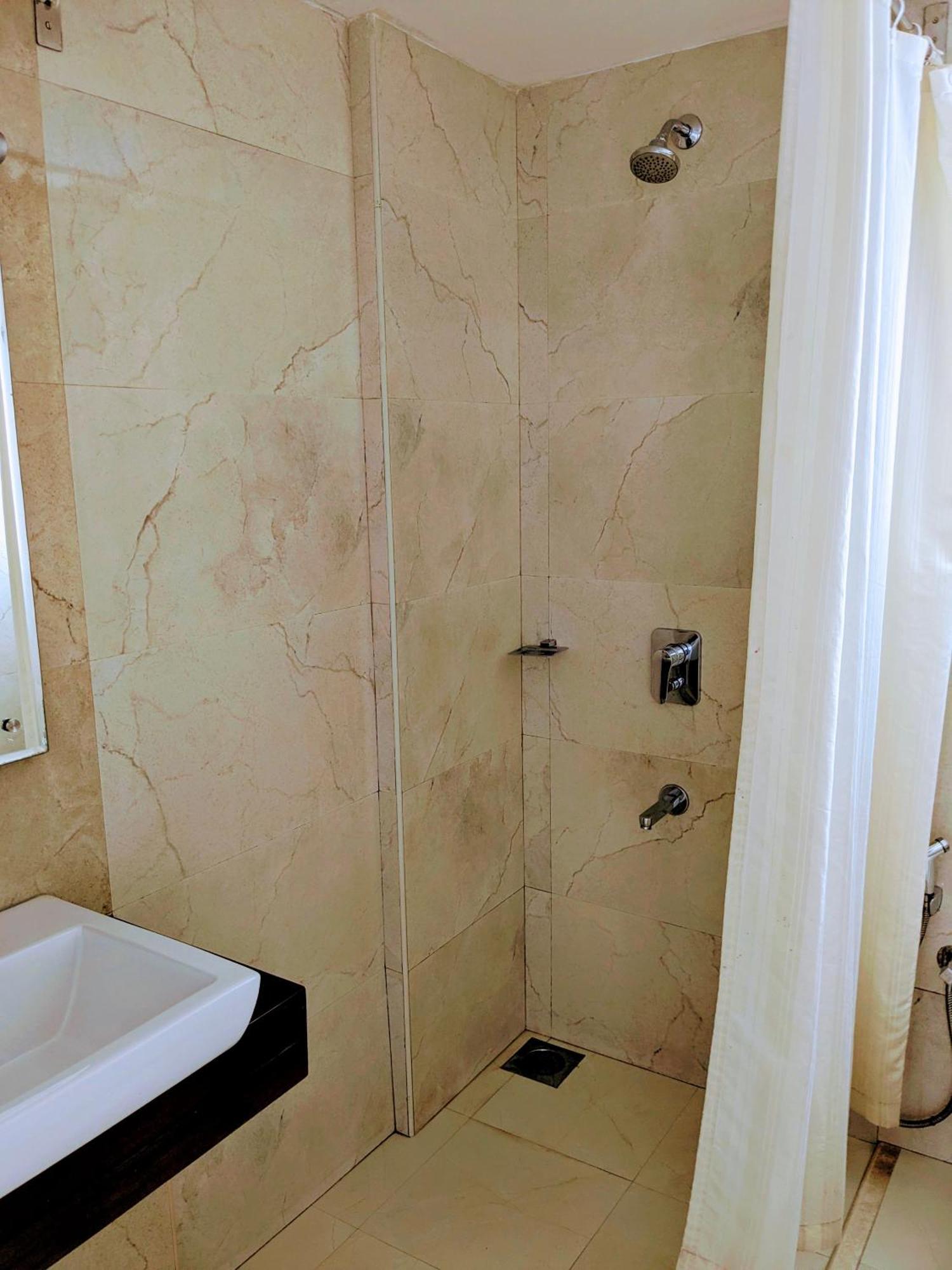 Niko Hotels Kochi Екстериор снимка
