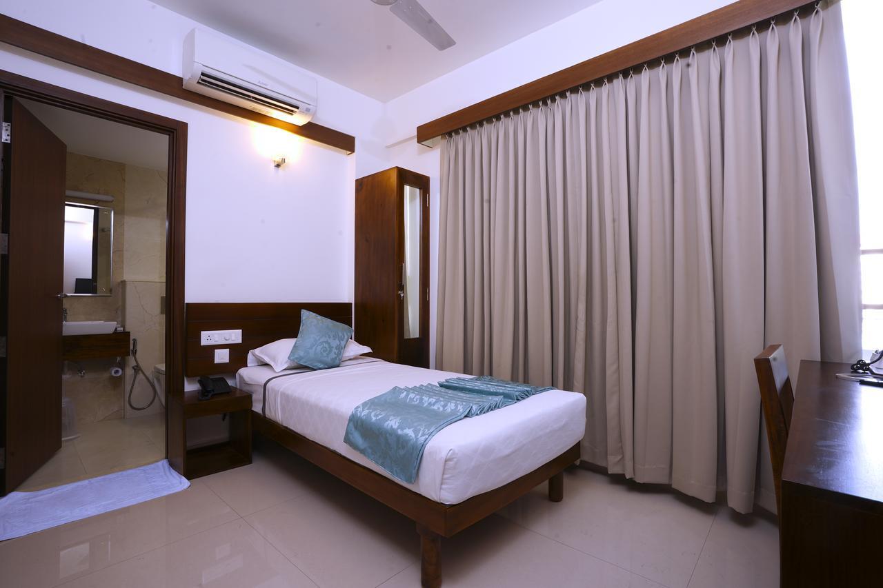 Niko Hotels Kochi Екстериор снимка